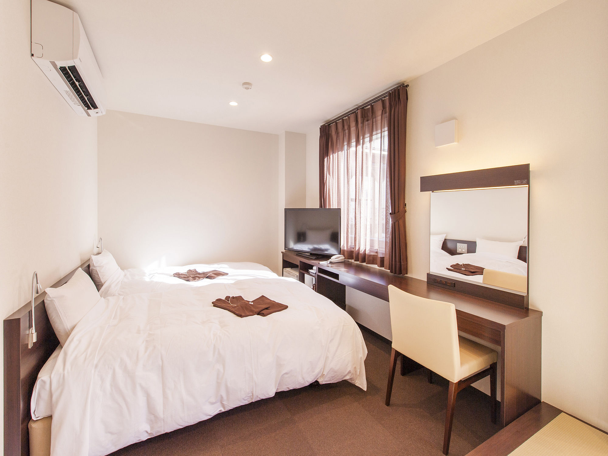 Hana Hotel Fukaya & Spa Extérieur photo
