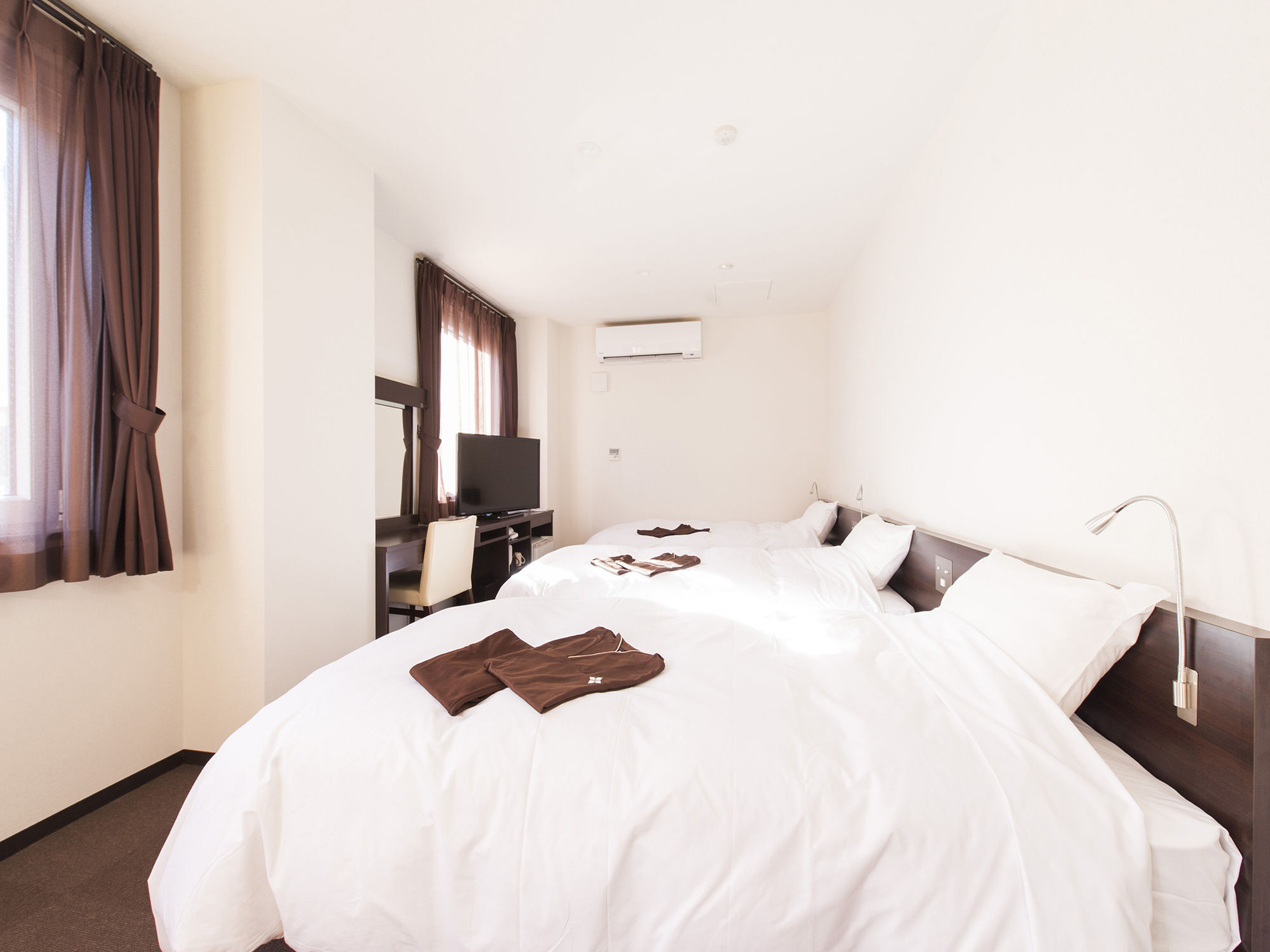 Hana Hotel Fukaya & Spa Extérieur photo