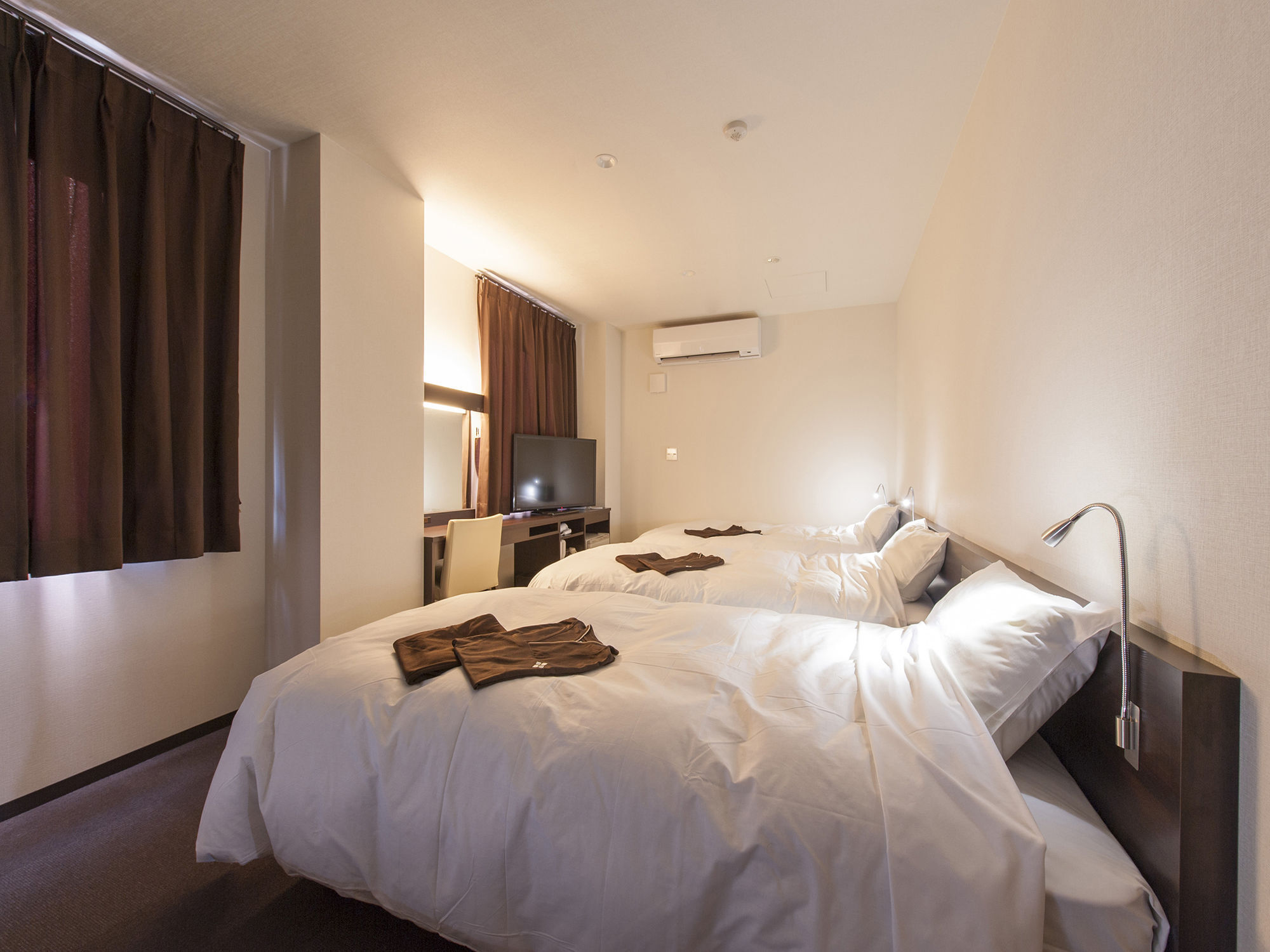 Hana Hotel Fukaya & Spa Extérieur photo